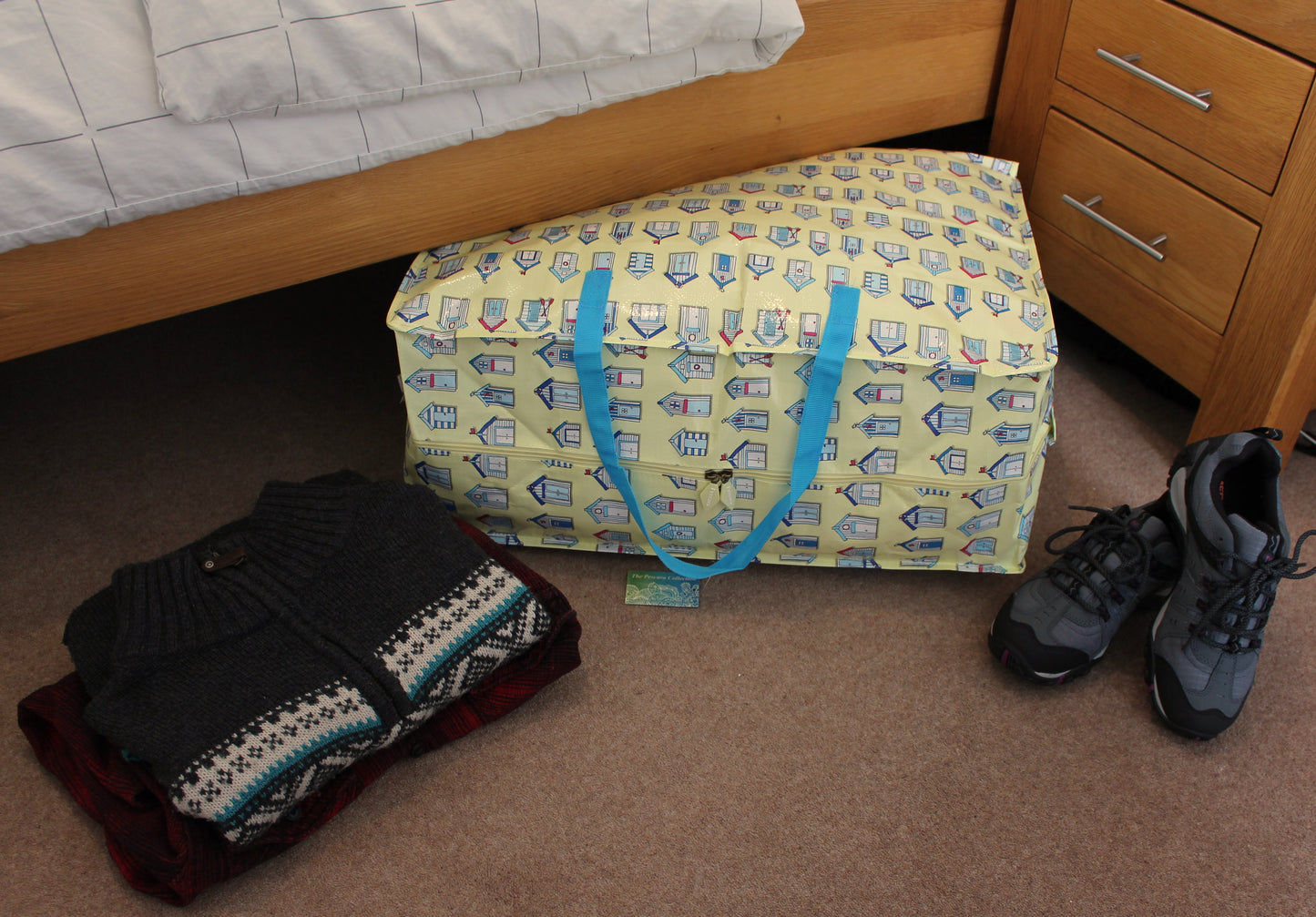 Cream Beach Huts Print Laundry Storage Bag