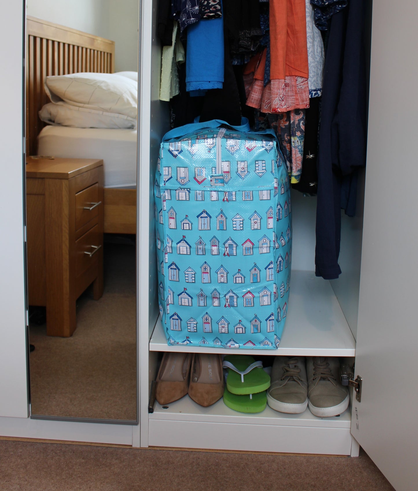 Blue Beach Huts Print Laundry Storage Bag
